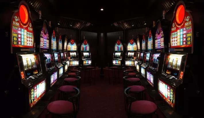 land-based casinos vs. online casinos?