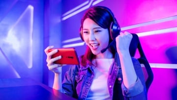 Esports player competing at her game